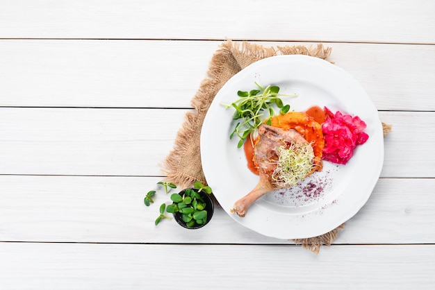 Kolorowe danie na talerzu